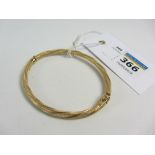 Gold hinged bangle hallmarked 9ct approx 5gm Condition Report vgc