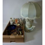 Table lamp in the form of a Moor, pair Parian type figures, Staffordshire flatback,