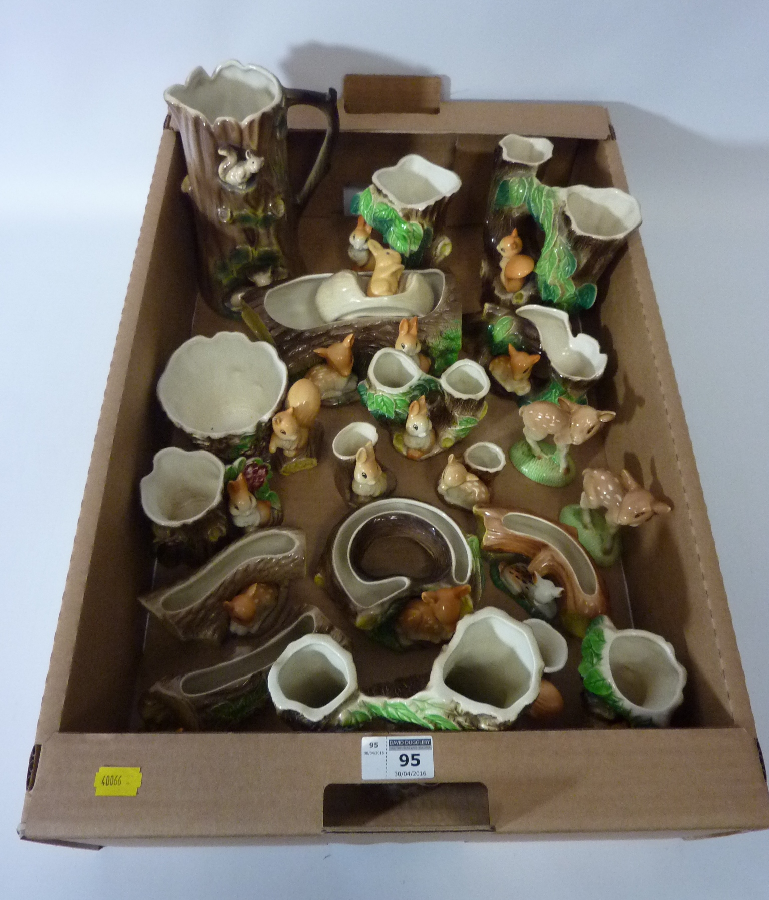 Hornsea 'Fauna' pottery and other similar decorative items in one box