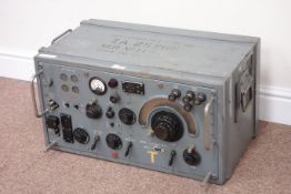 WW2 Military radio communications receiver Type R107/1/1 - approximate date 1942/3 W59CM