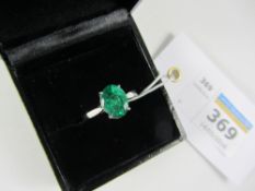 Single stone oval emerald approx 2.