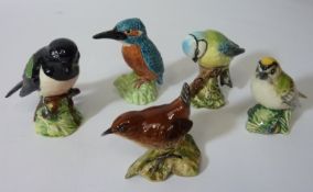 Beswick Stonechat and four other Beswick birds (5) Condition Report <a