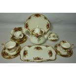 Royal Albert tea service - six place settings Condition Report <a href='//www.