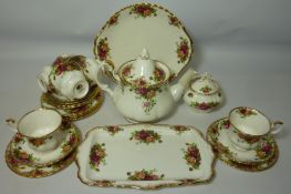 Royal Albert tea service - six place settings Condition Report <a href='//www.