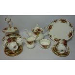 Royal Albert 'Old Country Roses' tea service - six place settings Condition Report