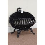 Late 19th/20th century chataignier black finish fire grate,
