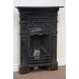 Victorian black finish cast iron fire inset Condition Report W 77cm,
