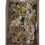 Gilt costume jewellery in one box Condition Report <a href='//www.davidduggleby.