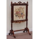 Quality late Victorian rosewood fire screen, fret work decoration, carved detail, turned finials,