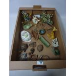 Collection of Wade and other decorative ceramics in one box Condition Report