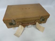 Vintage pig skin suitcase 55cm Condition Report <a href='//www.davidduggleby.