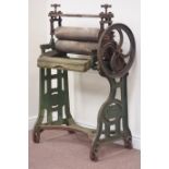 Early 20th century cast iron mangle Condition Report <a href='//www.