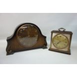 Oak finished mantle clock by Smiths, striking Westminster chimes (W 34cm, H 23cm),