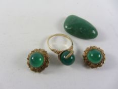 Jade 9ct gold ring Birmingham 1967,