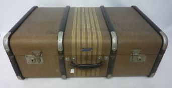 Vintage 'Victor luggage' Aero-Pak suitcase,