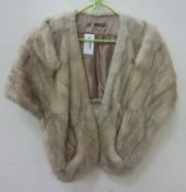 American Musquash fur stole with pockets Condition Report <a href='//www.
