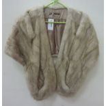 American Musquash fur stole with pockets Condition Report <a href='//www.