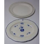 Caughley late 18th Century oval dish with shaped border in the Carnation pattern and a 18th/19th