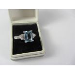 Aquamarine and diamond white gold ring hallmarked 18ct Condition Report <a