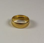 22ct gold wedding ring approx 7gm Condition Report <a href='//www.davidduggleby.