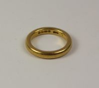 22ct gold wedding band approx 7.1gm Condition Report <a href='//www.