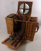 Wicker picnic hamper complete Condition Report <a href='//www.davidduggleby.