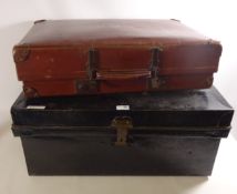 Vintage tin trunk L69cm and suitcase Condition Report <a href='//www.