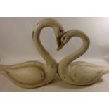 Composite double swan figure, W85cm, H45cm Condition Report <a href='//www.