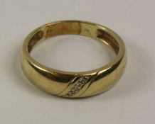 Diamond set hallmarked 9ct gold ring approx 3.