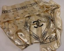 Clothing & Accessories - Chanel silk scarf Condition Report <a href='//www.