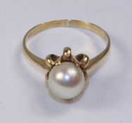 Pearl ring stamped 585 Condition Report <a href='//www.davidduggleby.