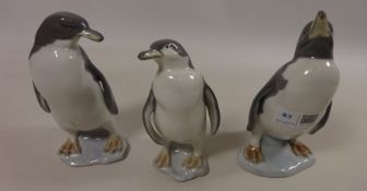 Three Lladro penguins Condition Report <a href='//www.davidduggleby.