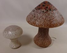 Pair of art glass toad stools (2) Condition Report <a href='//www.davidduggleby.