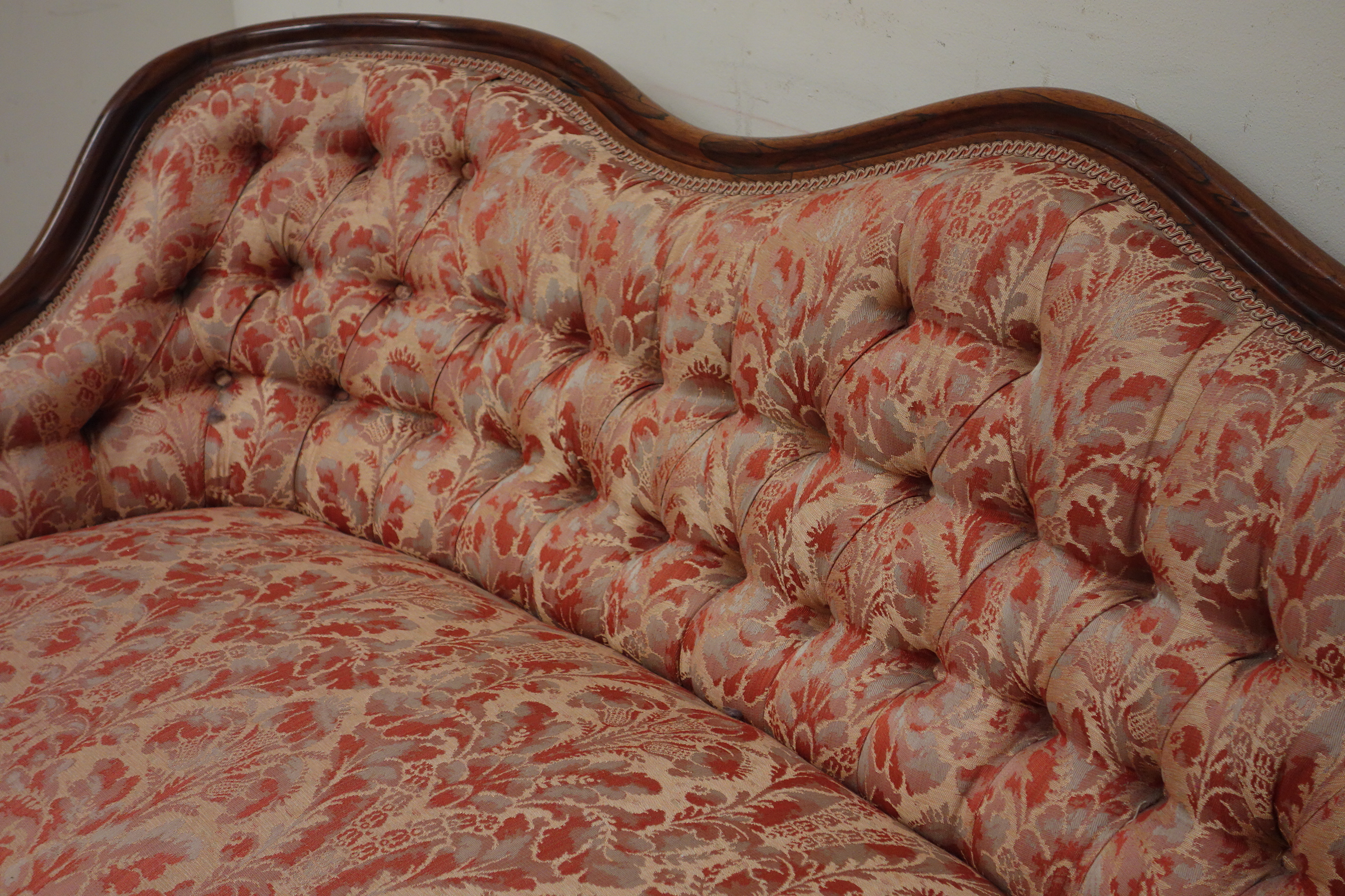 Quality Victorian rosewood serpentine back three seat settee, concave seat, - Image 3 of 3