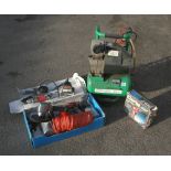 A SCABDOLA 10 litre compressor 240V with spray gun, sander,