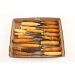 18 chisels and gouges G