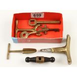 Seven small brass keys etc.