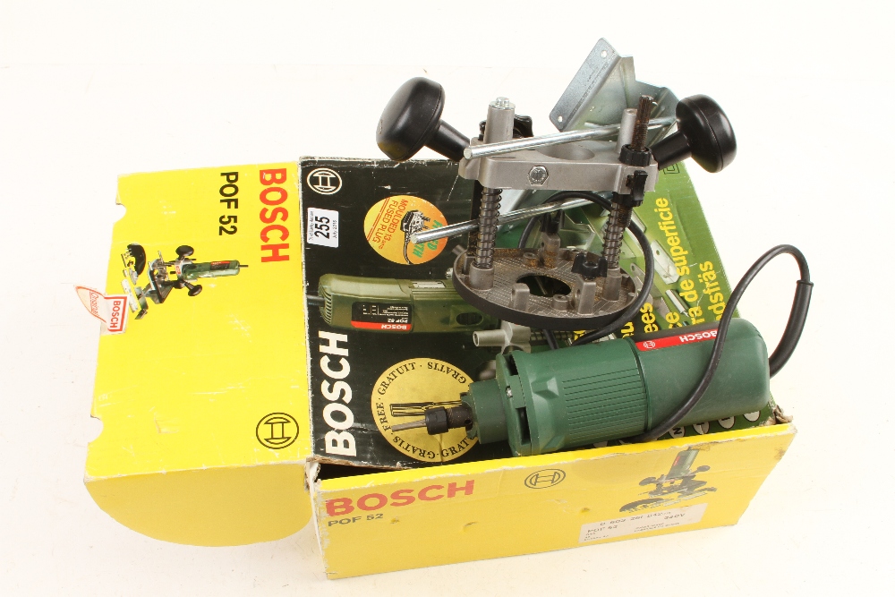A BOSCH No POF52 router in orig box G+