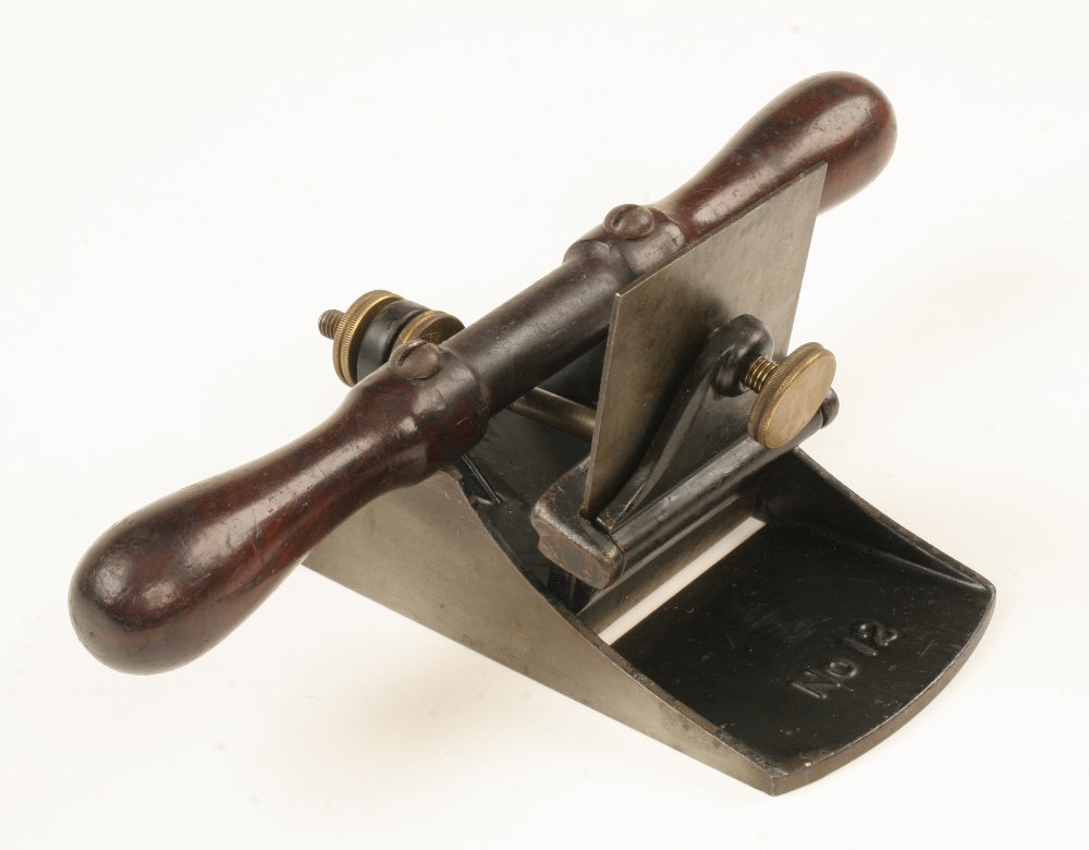 A STANLEY No 12 scraper plane G++