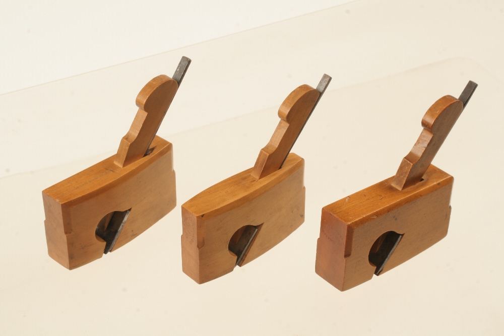 A fine and little used set of 3 miniature boxwood flat, - Image 2 of 2