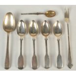 Silver spoons and a silver fork, 6oz.