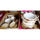 Royal Albert 'Old Country Roses' pattern dinner ware, in two boxes