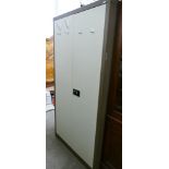 A Bisley metal cabinet, 181cm high, 91cm wide, 40cm deep