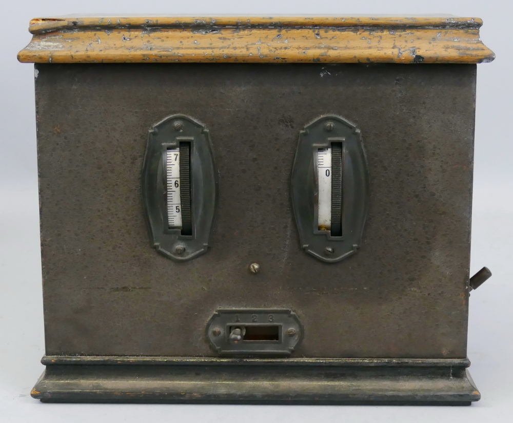 A Gecophone Victor 3 radio receiver, together with a wooden cased probably audio amplifier and the - Image 2 of 8