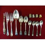 A silver set of four coffee spoons, Sheffield 1917 and other flatware, weight 7.5oz