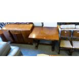 Oak bulbous leg draw-leaf dining table, with matching set of four panelled back dining chairs and