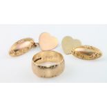 A 9ct yellow gold wedding band and a pair of ditto cufflinks, 10 grams