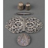 A Victorian silver brooch, 1 other, 2 thimbles and a buckle