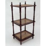 3-tier etage CONDITION: Please Note - we do not make reference to the condition of
