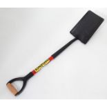 A heavy duty spade CONDITION: Please Note - we do not make reference to the